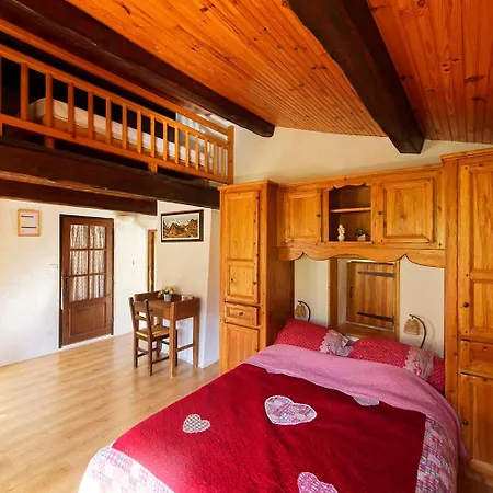 D'hotes - La Maison De Julie Vendégház Entrevaux