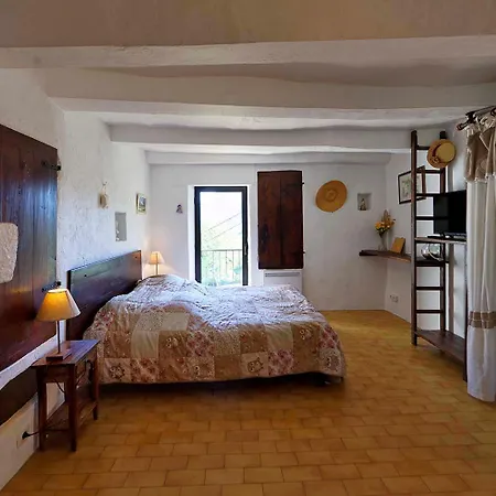 D'hotes - La Maison De Julie 3*